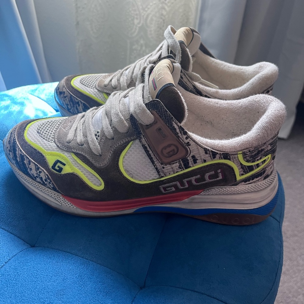 Gucci sports shoes for men and women one time worn , very comfortable ! - Picture 6 of 9
